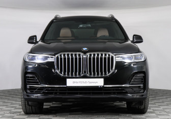 Подержанный автомобиль BMW X7 2019 года (3 фото)