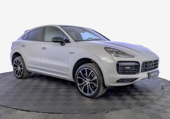 Подержанный автомобиль Porsche Cayenne 2021 года (3 фото)