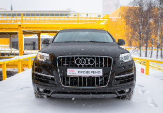 Подержанный автомобиль Audi Q7 2013 года (2 фото)