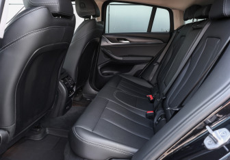 Подержанный автомобиль BMW X4 2022 года (12 фото)