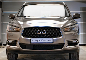 Подержанный автомобиль Infiniti QX60 2018 года (2 фото)