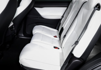 Подержанный автомобиль Tesla Model X 2020 года (10 фото)