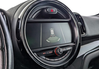 Подержанный автомобиль MINI Countryman 2020 года (26 фото)