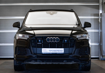 Подержанный автомобиль Audi Q7 2021 года (2 фото)