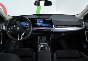 Подержанный автомобиль BMW X2 2024 года (8 фото)