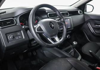 Подержанный автомобиль Renault Duster 2021 года (8 фото)