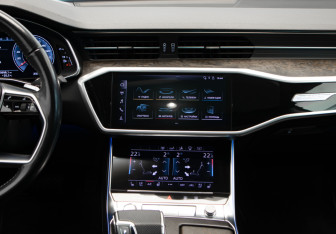 Подержанный автомобиль Audi A7 2018 года (23 фото)