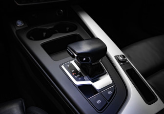 Подержанный автомобиль Audi A4 Sedan 2021 года (19 фото)