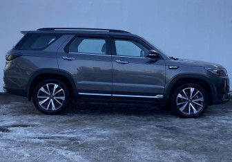 Подержанный автомобиль Changan CS95 2023 года (4 фото)