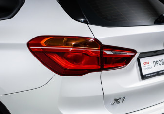 Подержанный автомобиль BMW X1 2018 года (17 фото)