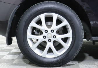 Подержанный автомобиль Mazda CX-7 2008 года (5 фото)