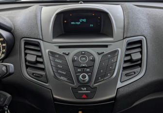 Подержанный автомобиль Ford Fiesta Hatchback 2017 года (17 фото)