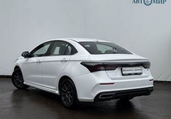 Подержанный автомобиль Omoda S5 2024 года (7 фото)