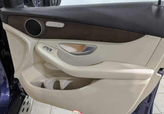 Подержанный автомобиль Mercedes-Benz GLC Coupe 2019 года (23 фото)