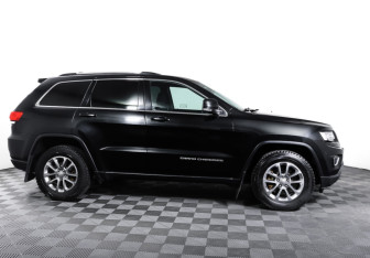 Подержанный автомобиль Jeep Grand Cherokee 2016 года (4 фото)