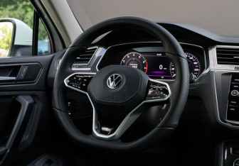 Подержанный автомобиль Volkswagen Tiguan 2018 года (12 фото)
