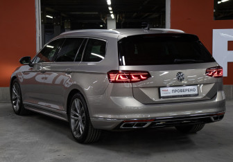 Подержанный автомобиль Volkswagen Passat Wagon 2019 года (7 фото)