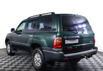 Подержанный автомобиль Toyota Land Cruiser Suv 2001 года (7 фото)