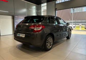 Подержанный автомобиль Citroen C4 Hatchback 2012 года (4 фото)