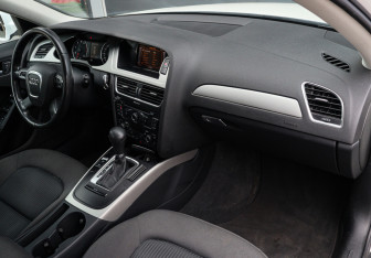 Подержанный автомобиль Audi A4 Wagon 2010 года (7 фото)