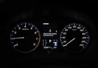Подержанный автомобиль Mitsubishi Outlander 2019 года (16 фото)