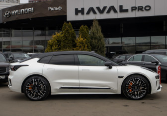 Подержанный автомобиль Zeekr 001 2024 года (3 фото)