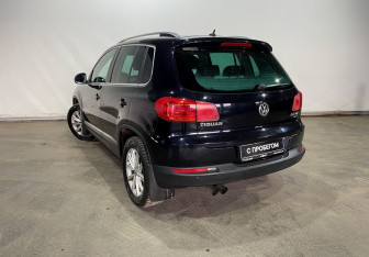 Подержанный автомобиль Volkswagen Tiguan 2011 года (6 фото)