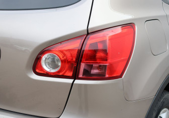 Подержанный автомобиль Nissan Qashqai 2008 года (24 фото)