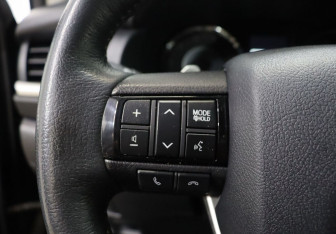 Подержанный автомобиль Toyota Fortuner 2019 года (15 фото)