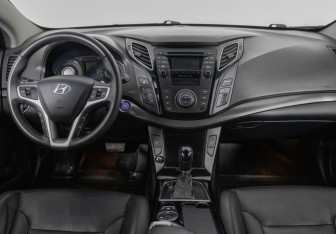 Подержанный автомобиль Hyundai i40 Sedan 2014 года (13 фото)