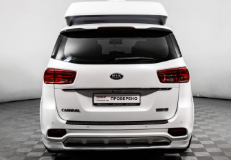 Подержанный автомобиль Kia Carnival 2019 года (6 фото)