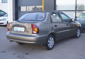 Подержанный автомобиль ЗАЗ Chance Sedan 2012 года (5 фото)