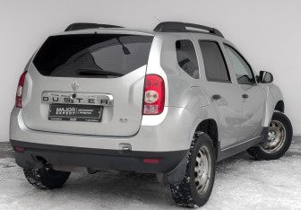 Подержанный автомобиль Renault Duster 2013 года (5 фото)