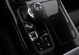 Подержанный автомобиль GAC M8 2024 года (14 фото)