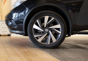 Подержанный автомобиль Nissan Murano Suv 2017 года (33 фото)