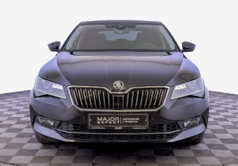 Подержанный автомобиль Skoda Superb Liftback 2016 года (2 фото)