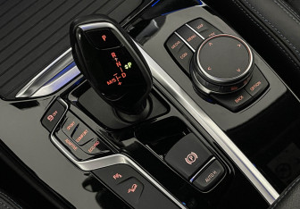 Подержанный автомобиль BMW X4 2021 года (16 фото)