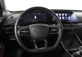 Подержанный автомобиль Omoda C5 2023 года (18 фото)