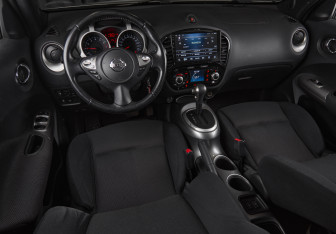 Подержанный автомобиль Nissan Juke 2013 года (12 фото)