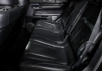 Подержанный автомобиль Lexus LX 2015 года (10 фото)