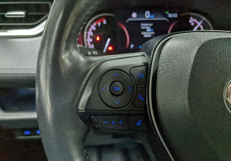 Подержанный автомобиль Toyota RAV4 2021 года (27 фото)