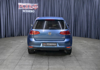 Подержанный автомобиль Volkswagen Golf Hatchback 2013 года (12 фото)