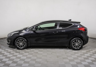 Подержанный автомобиль Kia Ceed Hatchback 2017 года (8 фото)
