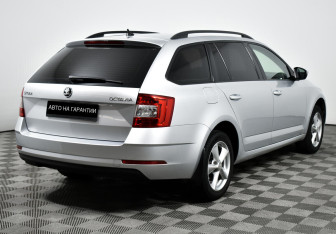 Подержанный автомобиль Skoda Octavia Wagon 2018 года (5 фото)
