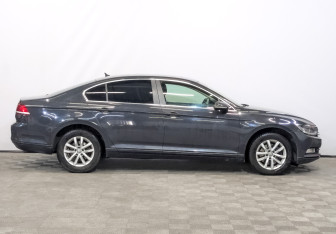Подержанный автомобиль Volkswagen Passat Sedan 2018 года (4 фото)