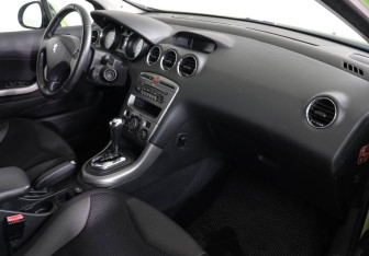 Подержанный автомобиль Peugeot 308 Hatchback 2008 года (10 фото)