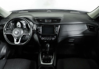 Подержанный автомобиль Nissan X-Trail 2018 года (11 фото)