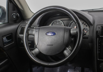 Подержанный автомобиль Ford Mondeo Sedan 2005 года (15 фото)