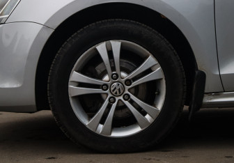 Подержанный автомобиль Volkswagen Jetta Sedan 2011 года (16 фото)