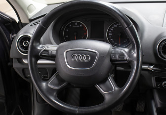 Подержанный автомобиль Audi A3 Sedan 2014 года (17 фото)
